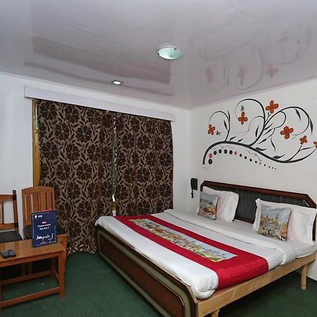 Oyo Flagship Hotel Palace Pahalgām Exterior foto
